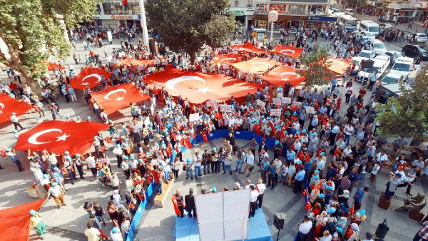Şahinbey'de gaziler için bayraklı yürüyüş