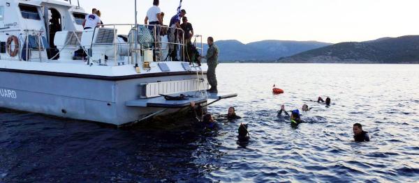 Kaçakların botuna yük gemisi çarptı: 13 ölü, 28 kişi kurtuldu, 5 kayıp (2) - yeniden