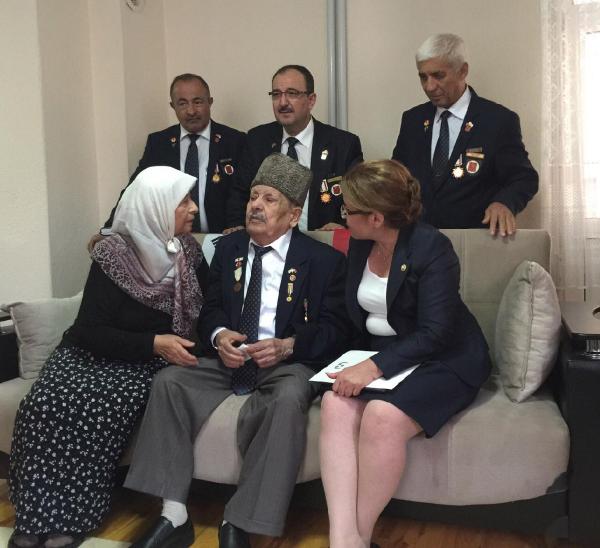 Kore ve Kıbrıs gazileri övünç madalyası istiyor