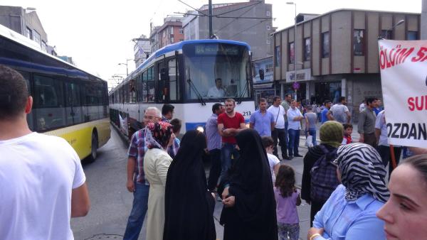 (Yeniden) - "Toz eylemi"nde TOMA'dan sulu uyarı