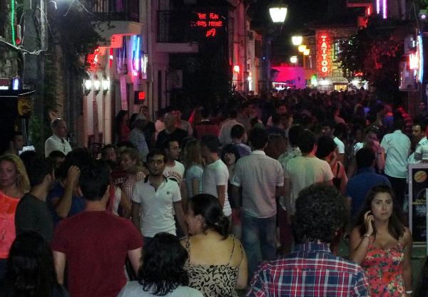 Marmaris'te 151 litre sahte içki ele geçirildi