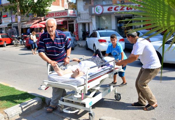 Bulvarda sedye ile hasta nakli