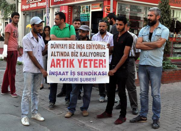 İşçilerden ‘ücret' eylemi