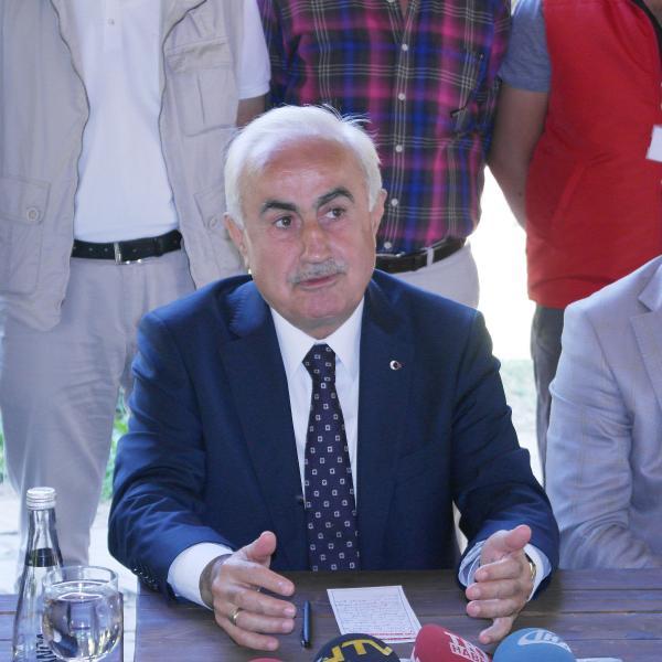 Suriyeli sığınmacıların Er Meydanı'ndaki bekleyişleri sürüyor (2)
