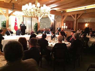 Davutoğlu: "Sınırlara saygılıyız ancak zihinlerdeki bariyerleri aşmalıyız"
