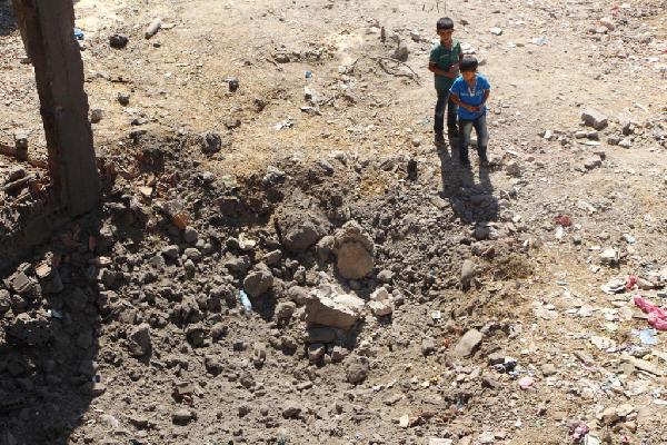 Silopi’de harabe binanın önünde bomba patladı