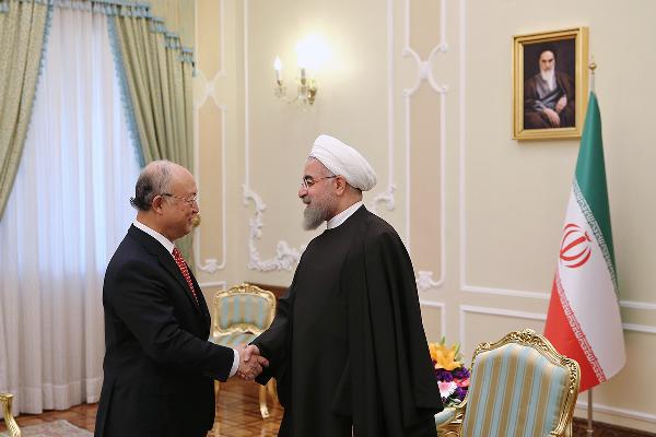 İran, BM müfettişlerine askeri tesisinden örnekler verdi