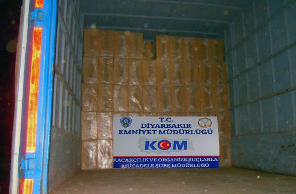 Diyarbakır'da 1 milyon liralık kaçak sigara ele geçirildi