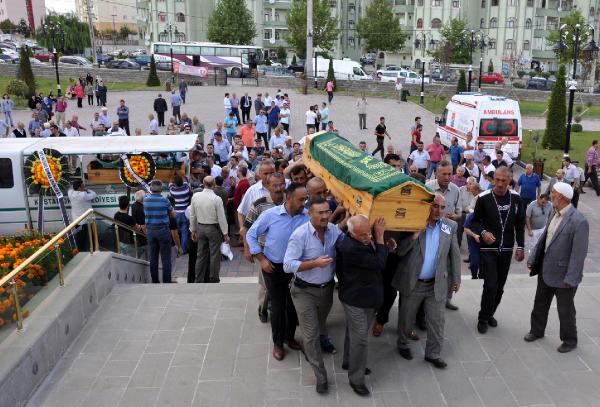 Kazada ölen SGK İl Müdür Yardımcısı ve eşi toparağa verildi
