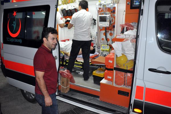 PKK'lılar Hozat İlçe Emniyet Amiri'nin aracını taradı: 2 polis yaralı (2)- YENİDEN