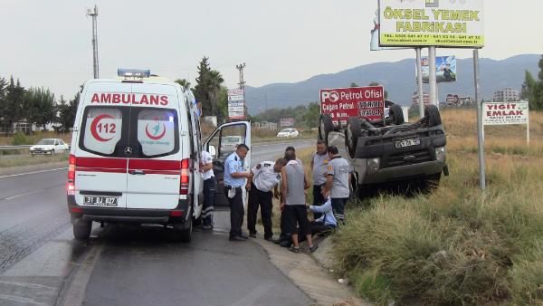 Kazada yaralanan görevliler içi para dolu nakil aracını bırakmadı