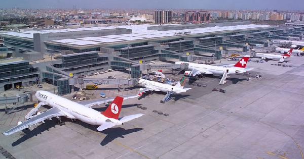 Flight information screen gives error at Istanbul’s Ataturk Airport