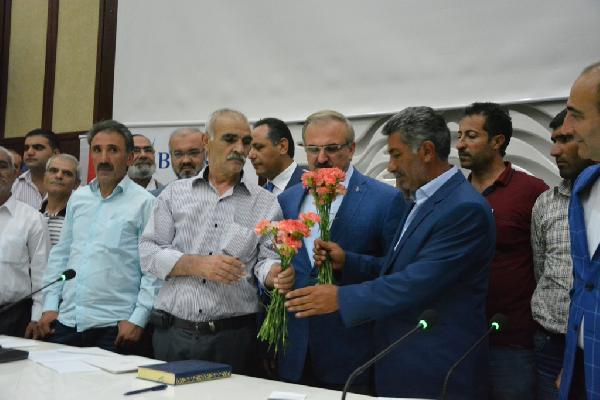 13 aylık kan davası 'karanfilli barış' ile sona erdi