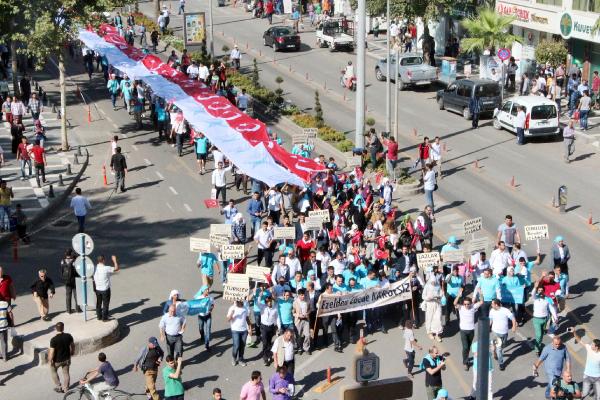 Şanlıurfa'da kardeşlik yürüyüşü