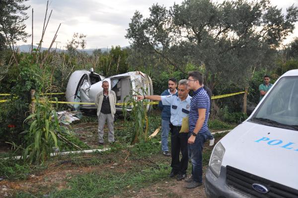 Otomobil zeytinliğe uçtu: 1 ölü, 2 yaralı