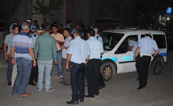 Şüphelileri kovalayan polisler kaza yaptı: 2 yaralı