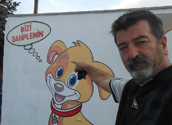 Binlerce kilometre gidip hayvan barınaklarını ziyaret etti