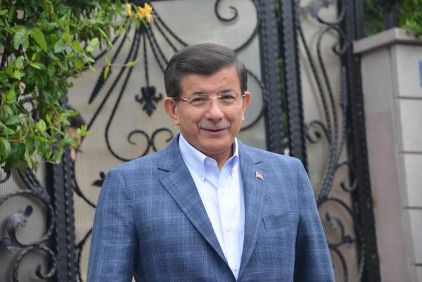 Davutoğlu; 'Türkiye'de siyaseti Kandil ya da perde gerisindeki aktörler yönetemez'