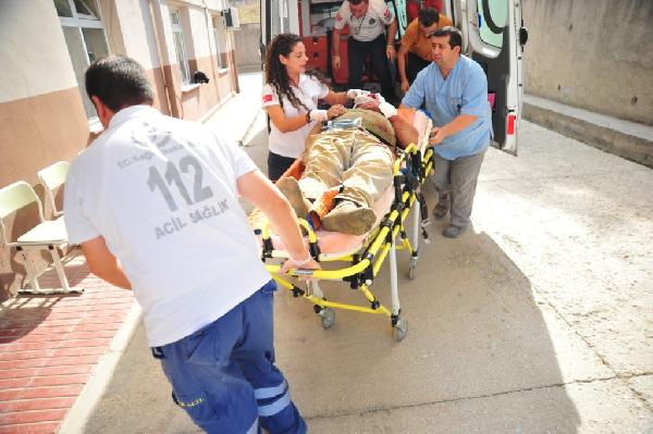 Sondaj sırasında basınçtan metal boru patladı: 1’i ağır 2 yaralı