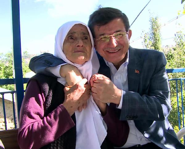 Davutoğlu; 'Türkiye'de siyaseti Kandil ya da perde gerisindeki aktörler yönetemez' (2)