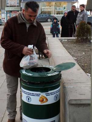 Yozgat'ta bayat ekmekler sokak hayvanları için toplanacak