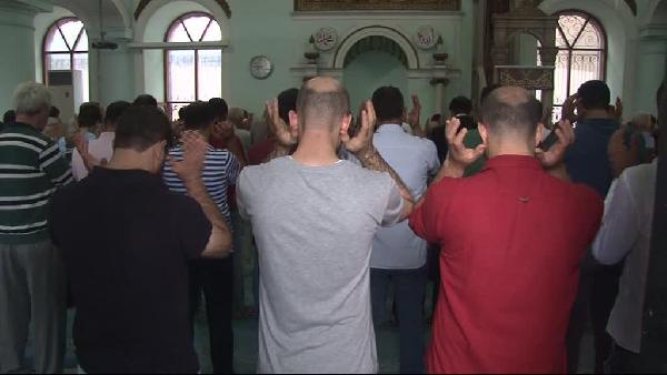 Suriyelilerin ülkelerinden uzakta 10'uncu bayramı
