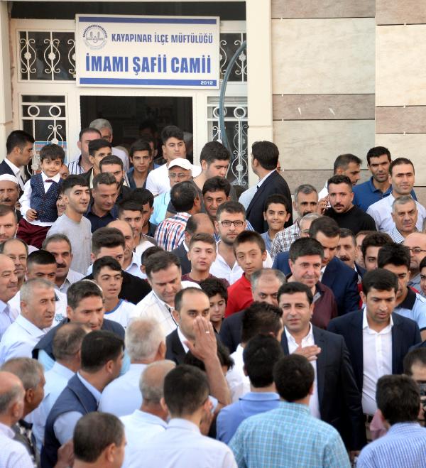 Demirtaş: AKP, bismillahlı değil, tövbe estağfurullahlı seçim kampanyası yapsın