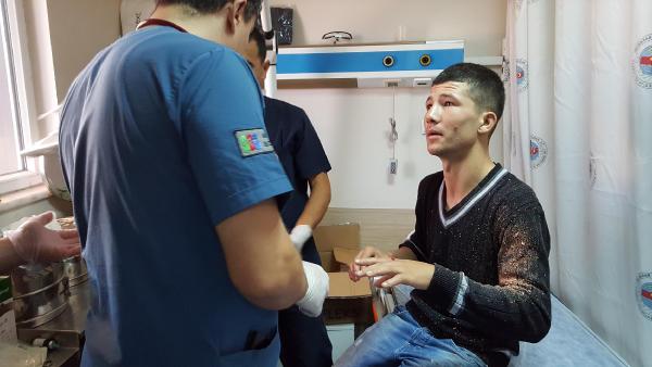 Düzce'de acemi kasaplar hastanelik oldu