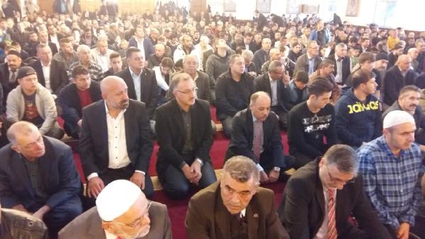 Almanya'da da camiler doldu taştı