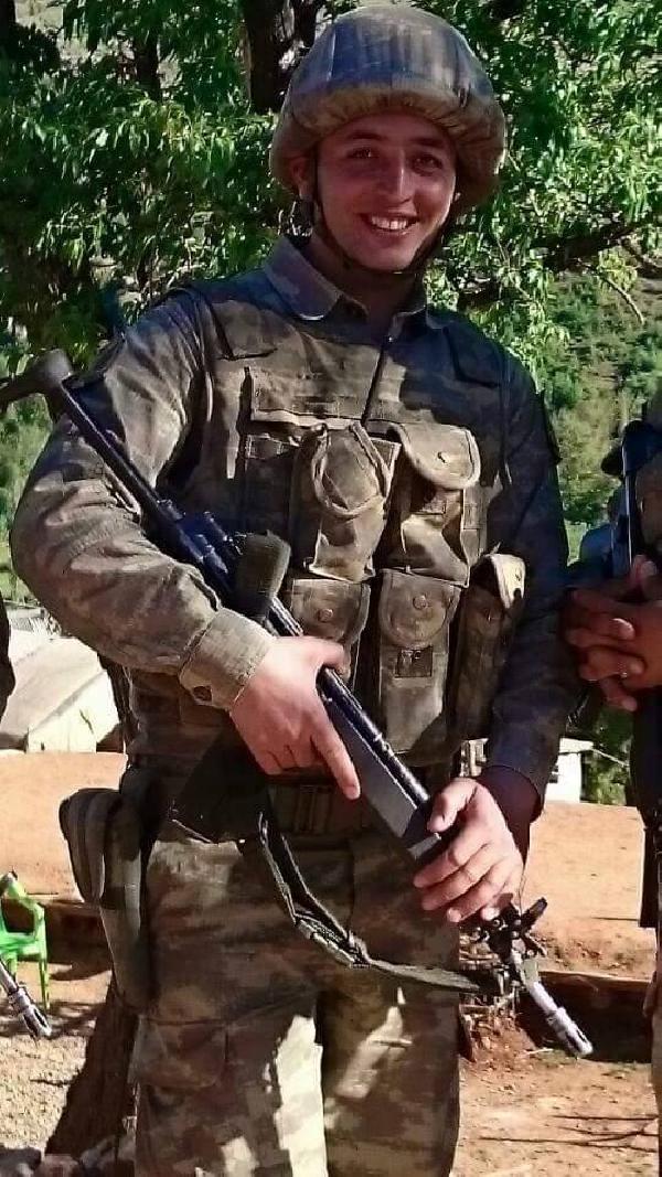 Şehit Uzman Çavuş Mehmet Ali Sarak, toprağa verildi