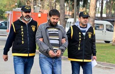 Fuhuş yaparken yakalanan kadını kocası pazarlıyormuş