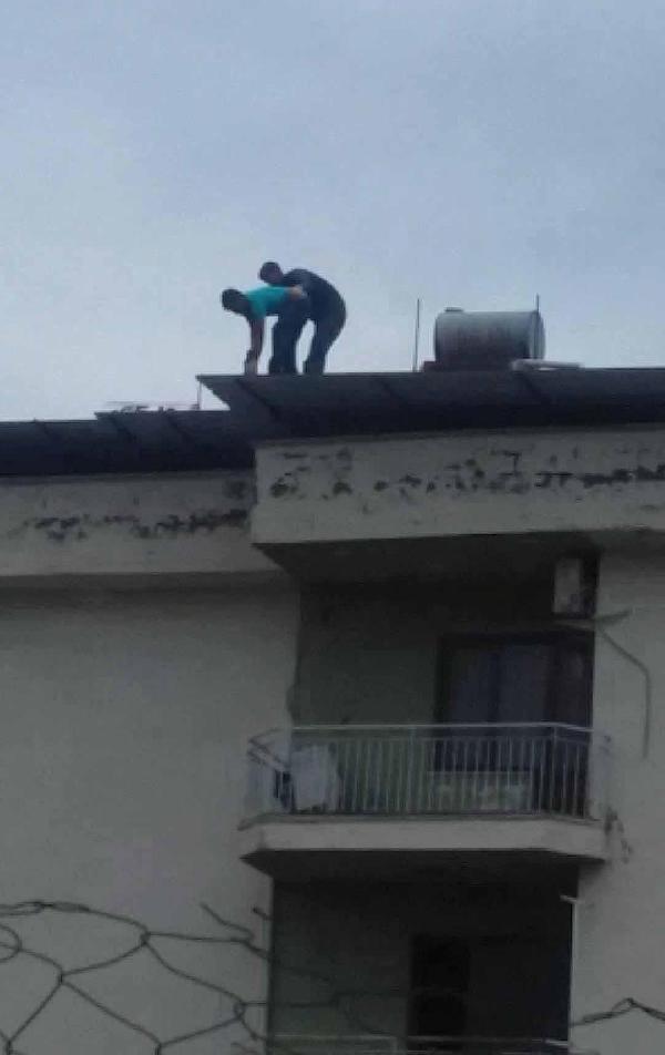 İşçiler tehlikeye aldırmadı
