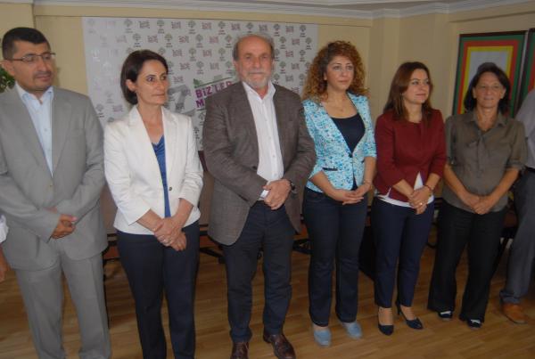 HDP'li Kürkçü; 'Göz göre göre gelen savaşı önleyememenin üzüntüsü içerisindeyiz'