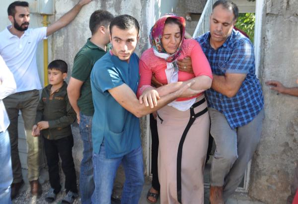 Şehit uzman çavuşun baba evine ateş düştü