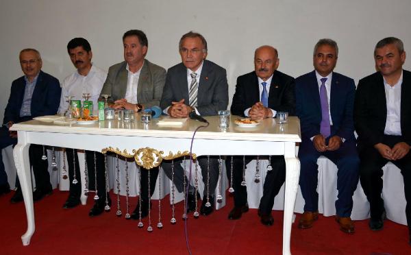 Ak Partili Şahin: Hac organizasyonunu Türkiye'ye versinler (2)