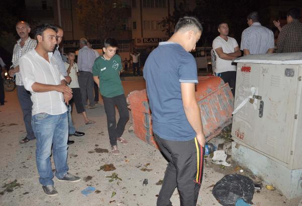 Otomobil motosiklet ve yayaya çarptı: 3 yaralı