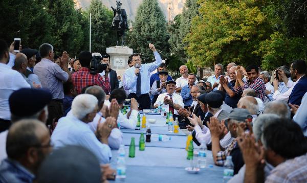 Eski bakanlardan bağımsız aday Kayalar'a Yozgat'ta büyük ilgi