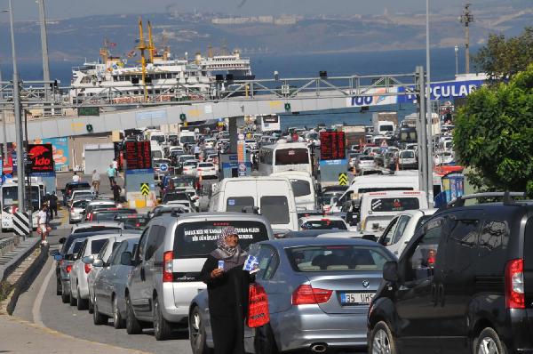 Topcular'da dönüş kuyruğu