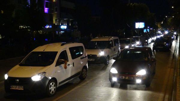 Çanakkale'de tatilcilerin dönüş yoğunluğu gece de devam etti