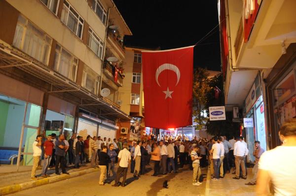 Şehit Binbaşı Yavuz Sonat Güzel'in Kandıra'daki baba ocağına ateş düştü