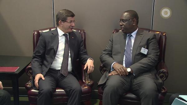 Davutoğlu, Senegal Cumhurbaşkanı Macky Sall ile görüştü