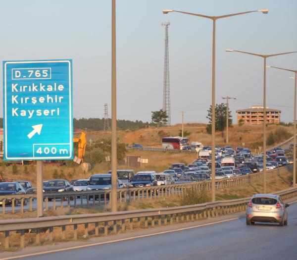 Kırıkkale'de bayram dönüşü yoğunluğu