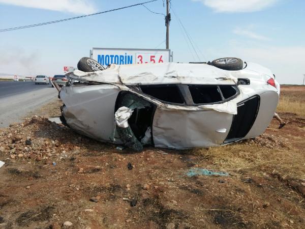 Adıyaman’da devrilen otomobilin sürücüsü yaralandı