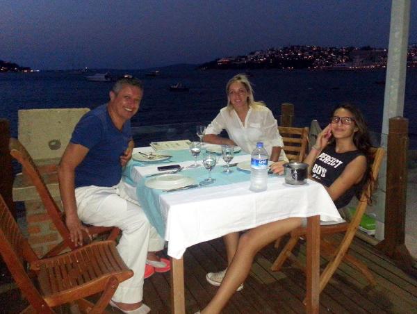 İşadamının cipi takla attı; eşi ve kızı öldü - yeniden