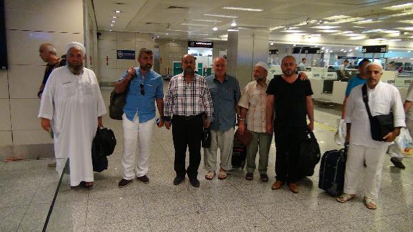 İlk hacı kafilesi Türkiye'ye döndü