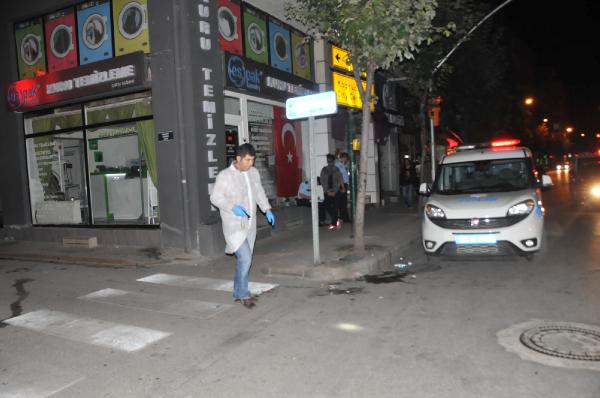 Otomobil sürücüsü tartıştığı yayalara pompalı ile ateş açtı: 6 yaralı