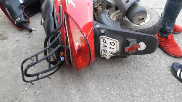 Otomobile çarpan motosikletin sürücüsü öldü