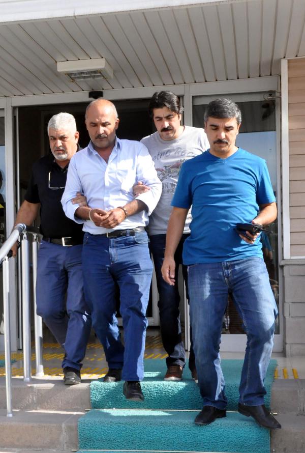 Kahvede tabancalı kavga: 2 yaralı