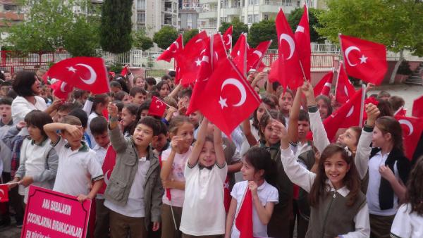 Vali Şahin’den uzun tatil eleştirisi