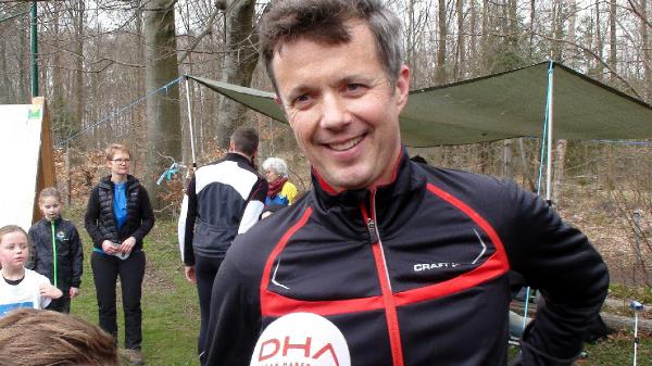 Prens Frederik'e 'erkeklik' diploması